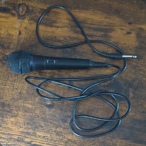 🎤Wired Microphone for Clear Audio